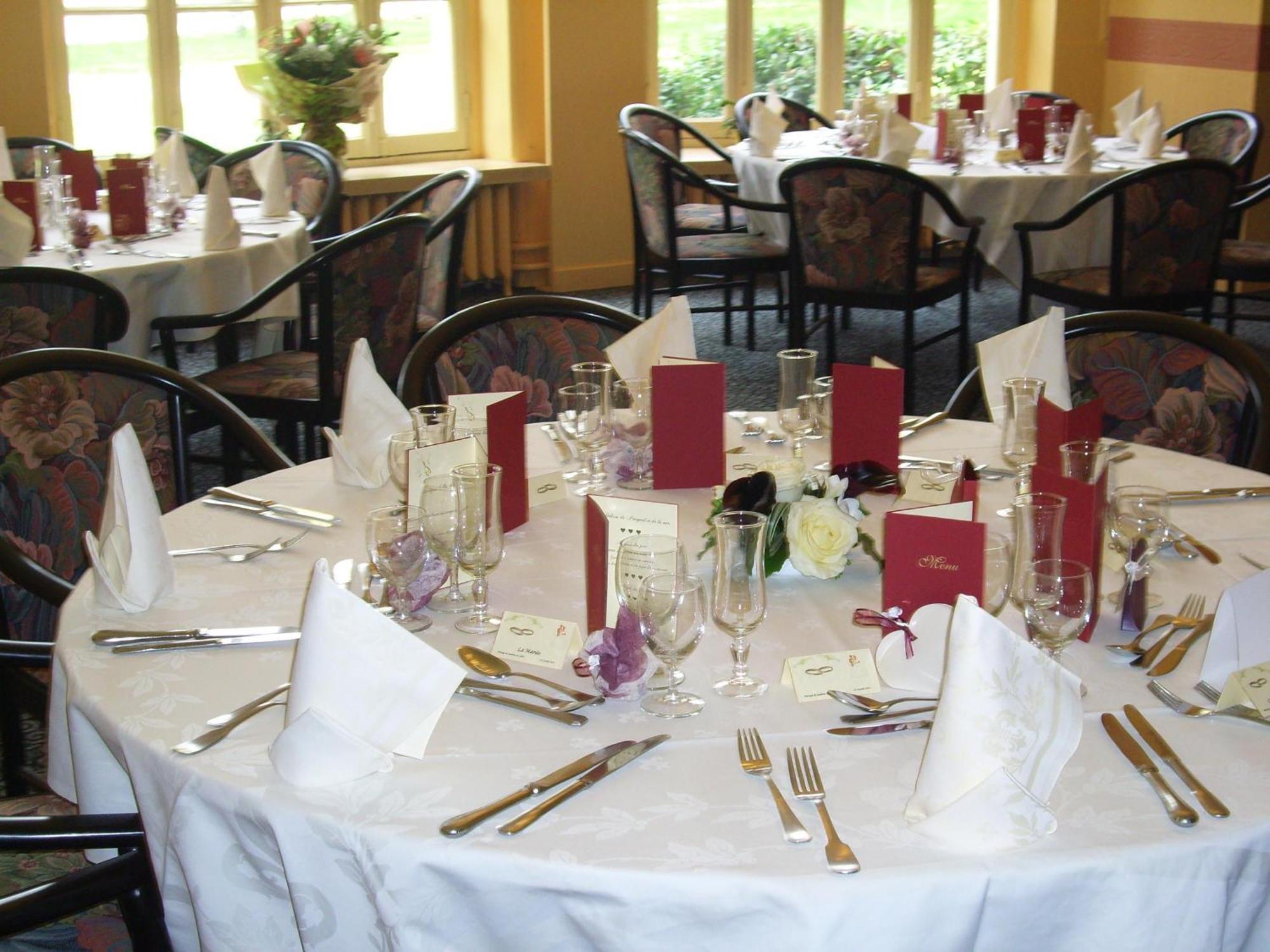 Hotel Restaurant Du Parc De La Colombiere ดีจอง ภายนอก รูปภาพ