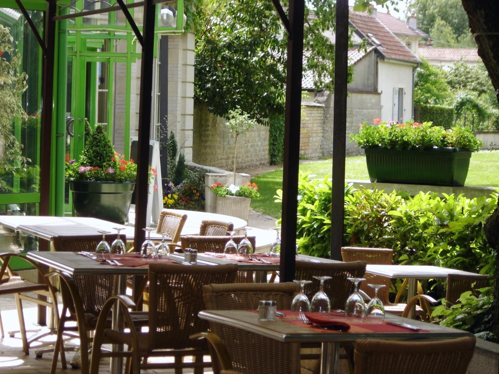 Hotel Restaurant Du Parc De La Colombiere ดีจอง ภายนอก รูปภาพ