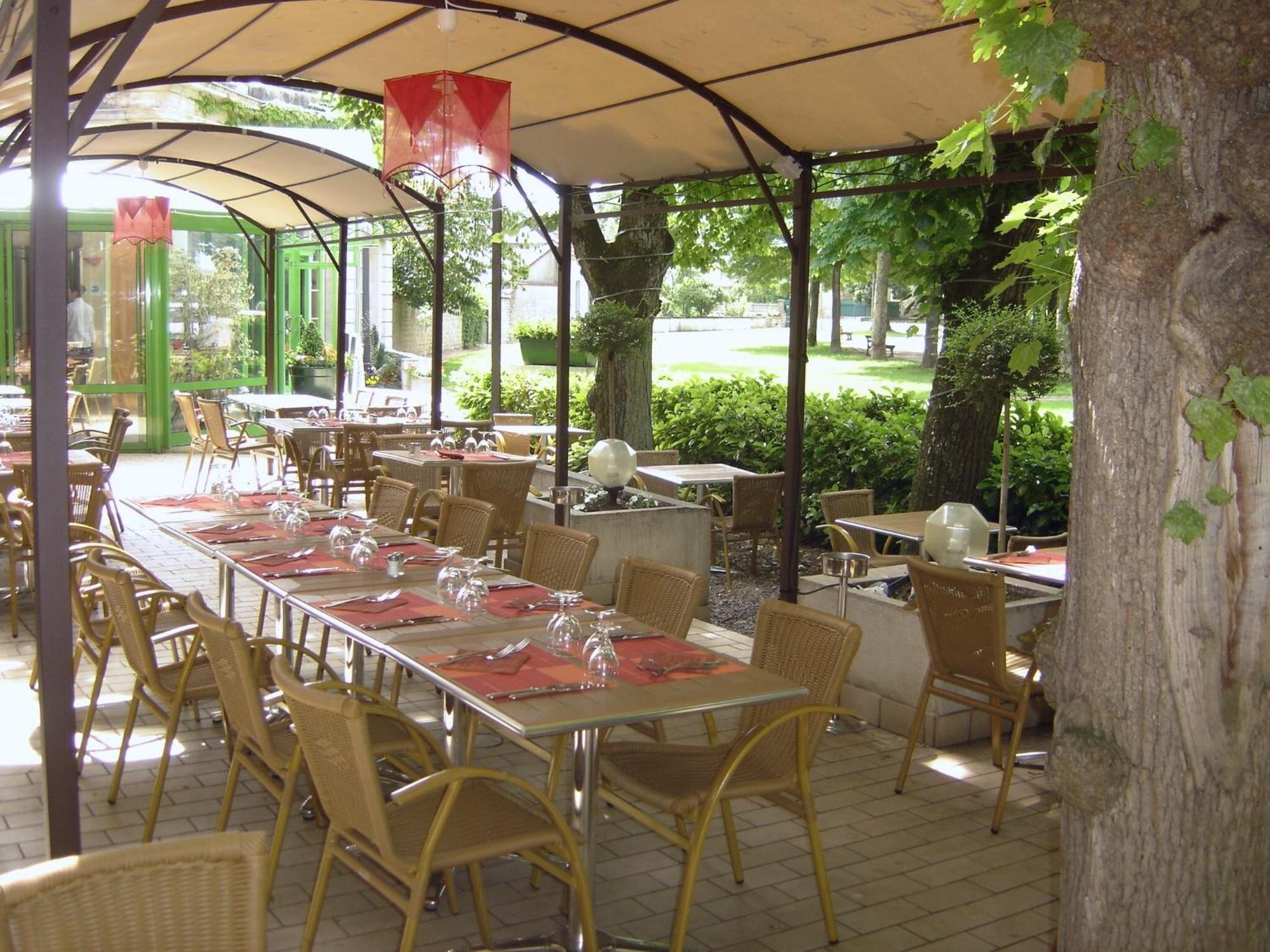 Hotel Restaurant Du Parc De La Colombiere ดีจอง ภายนอก รูปภาพ