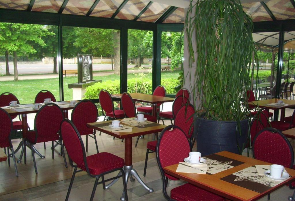 Hotel Restaurant Du Parc De La Colombiere ดีจอง ภายนอก รูปภาพ