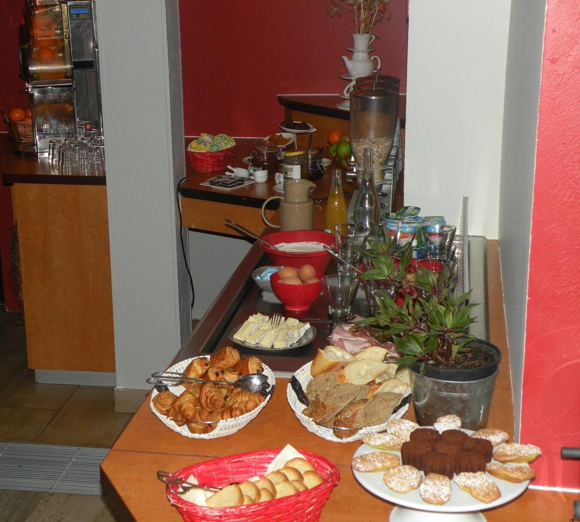 Hotel Restaurant Du Parc De La Colombiere ดีจอง ภายนอก รูปภาพ