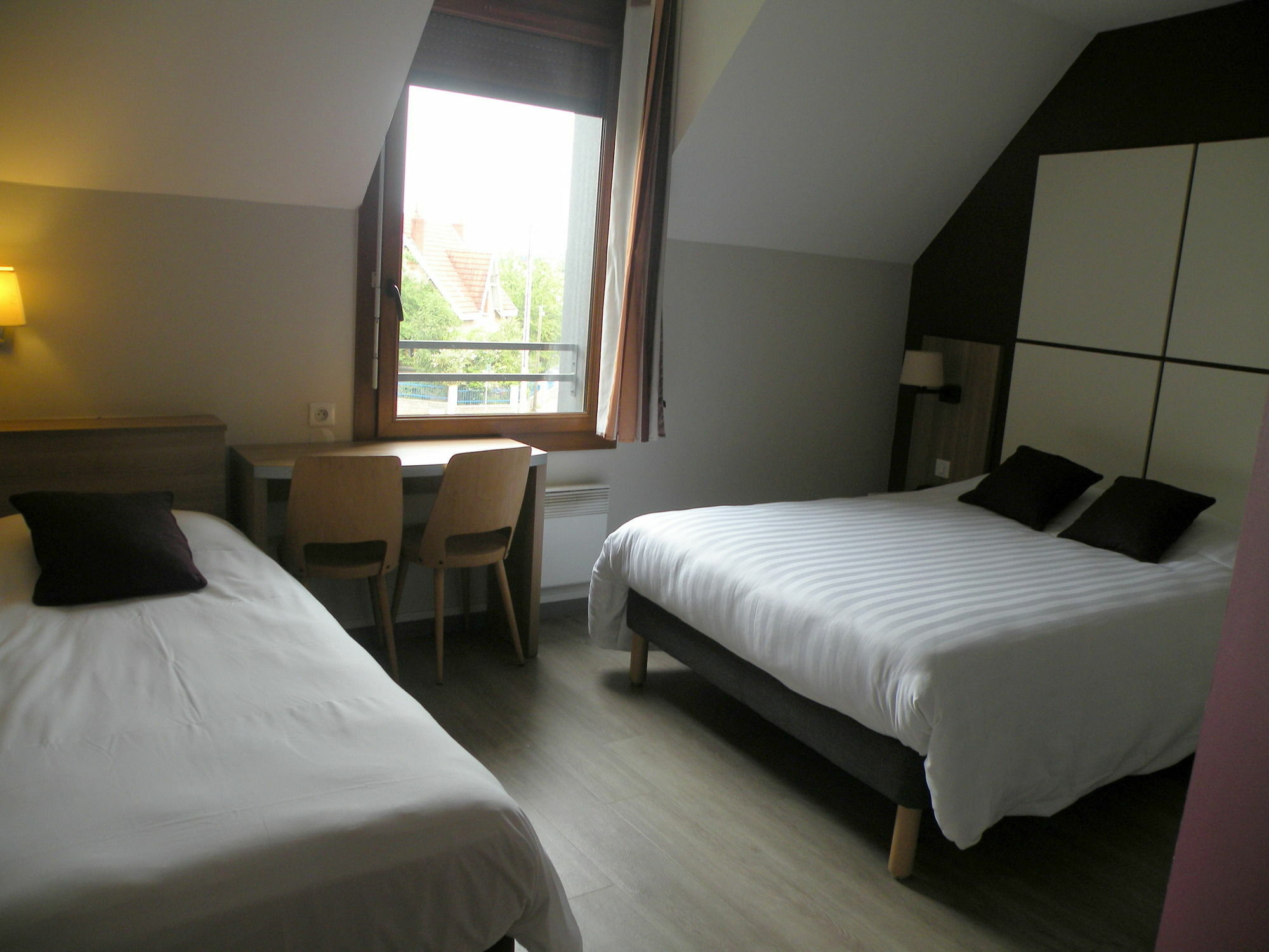 Hotel Restaurant Du Parc De La Colombiere ดีจอง ภายนอก รูปภาพ